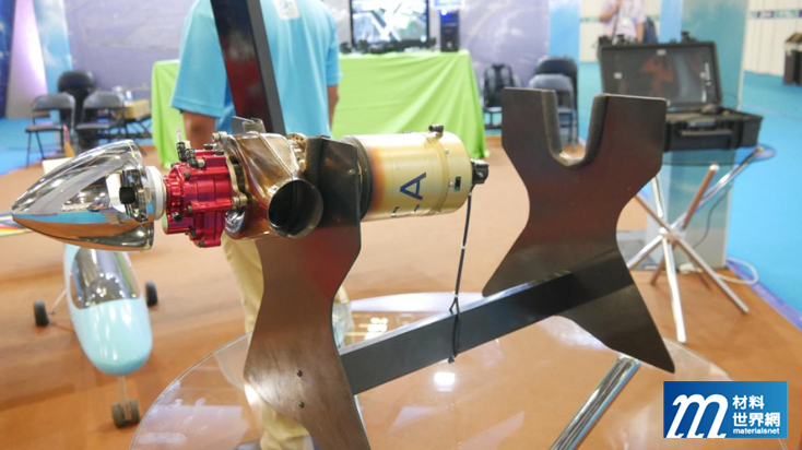 圖二、綠創新科技展出的咆嘯者一號，為國內首次採用渦輪燃氣螺旋槳的無人飛行器