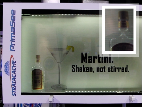 STRATACACHE展出的透明LCD商品展示櫃；右上圖為透過展示櫃看到的內部商品