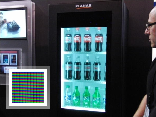 Planar Systems展出的透明LCD冰箱；左下圖為其Color filter近拍部份