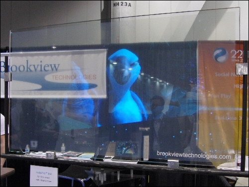 Brookview展出取名為HoloPro的透明背投影顯示幕