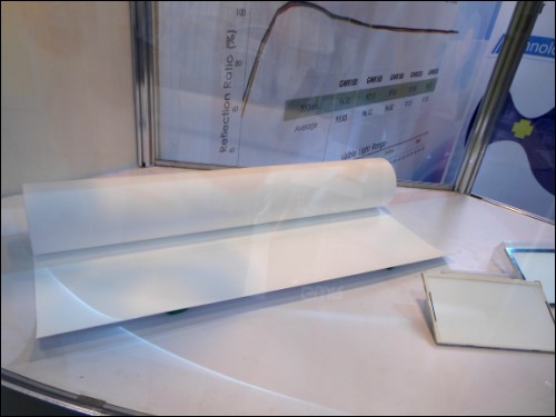 金穎實業的PP白反射片，利用摻混技術使反射率達96%，在全光譜具有均勻的光反射率