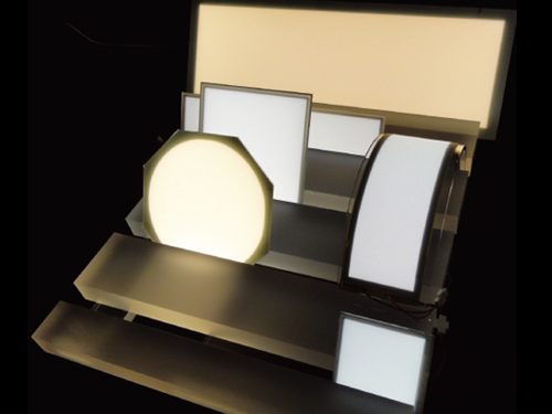 <b>次世代照明-OLED專區</b><br>
LG Chem展示的各種形狀燈片，目前皆以玻璃為基板，部分較薄的玻璃可以彎曲，平均效率都在51 lm/W以上