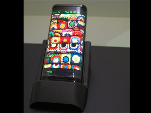 友達光電5吋的HD720 Flexible Touch AMOLED