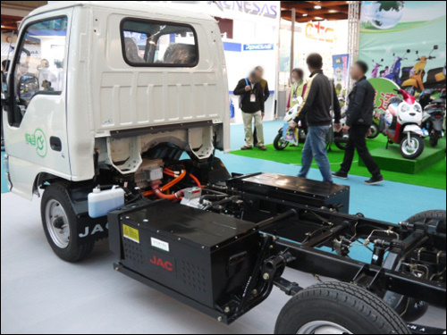 迪吉亞展示之純電動貨車，特色在於載重量達到1,200 kg，尺寸也與現行同級車種相當