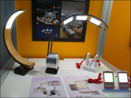 TAKAHATA電子株式會社展示的新型OLED照明