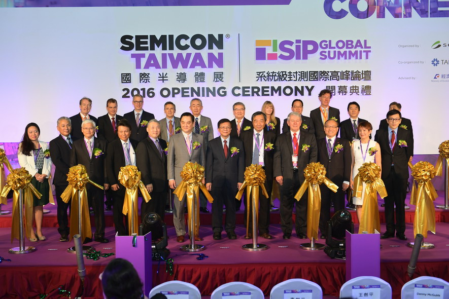 經濟部長李世光出席SEMICON Taiwan開幕典禮