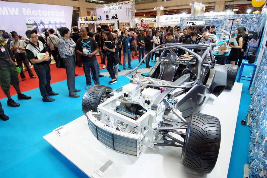 行競科技的電動賽車「Miss R」為本屆電動車展焦點，液冷式模組化電池組為國人自行開發的技術