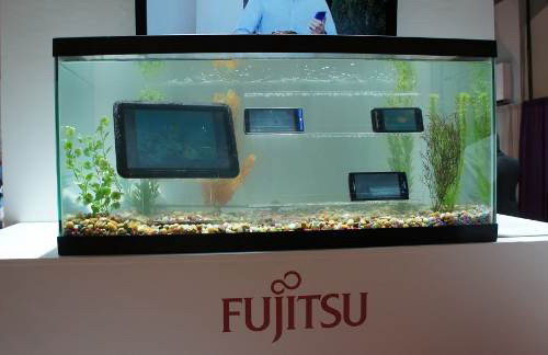 Fujitsu Arrows系列防水行動裝置