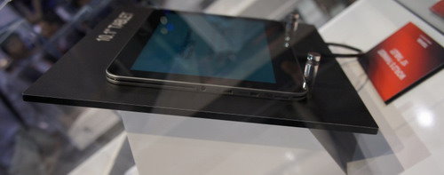 Toshiba世界最薄（0.3吋厚）Tablet Excite X10