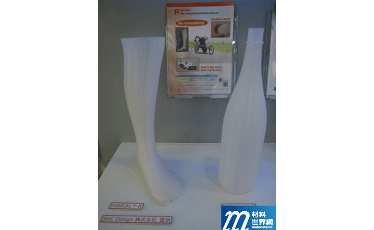 圖廿七、JSR展示由3D列印製作的義肢及酒瓶